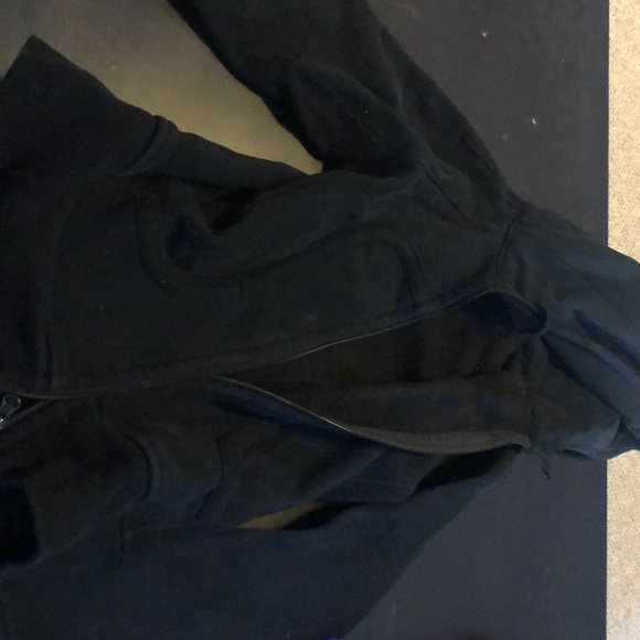 Size 4 lulu lemon zip up jacket - Picture 1 of 2